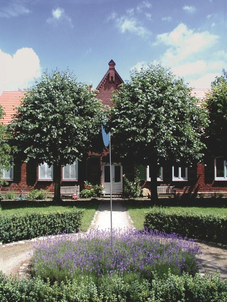 SEEHOTEL AM NEUKLOSTERSEE ****