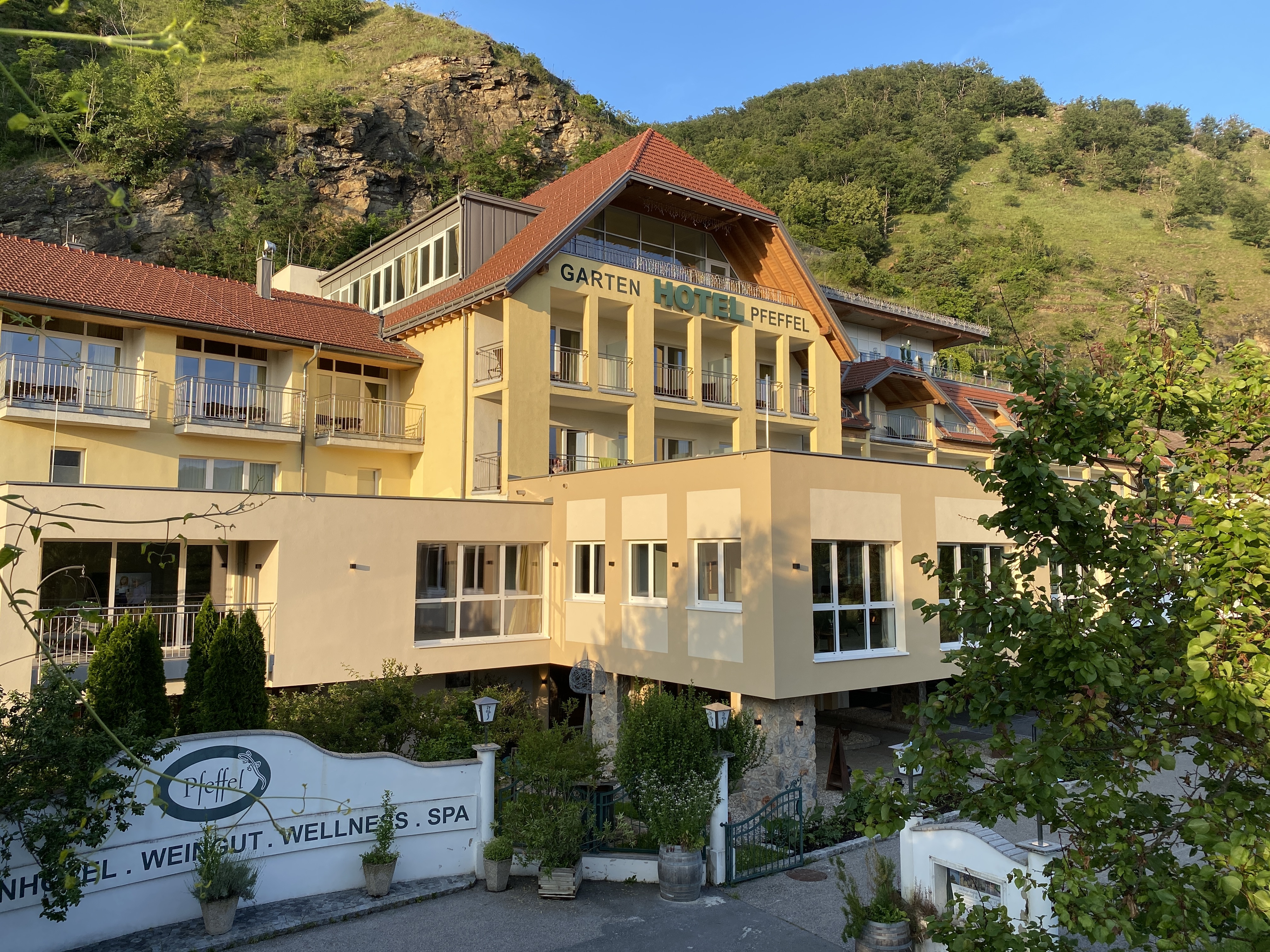 Gartenhotel Pfeffel GmbH